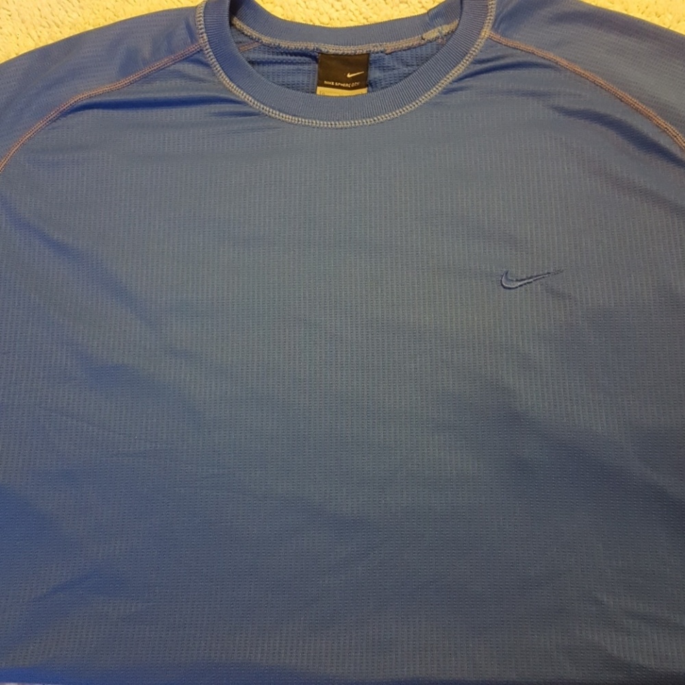 Nike sphere dry shirt